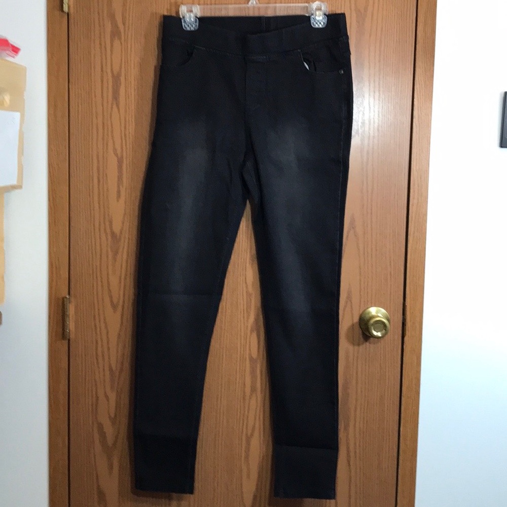 Woman’s High Waisted Pull On Skinny Jeans